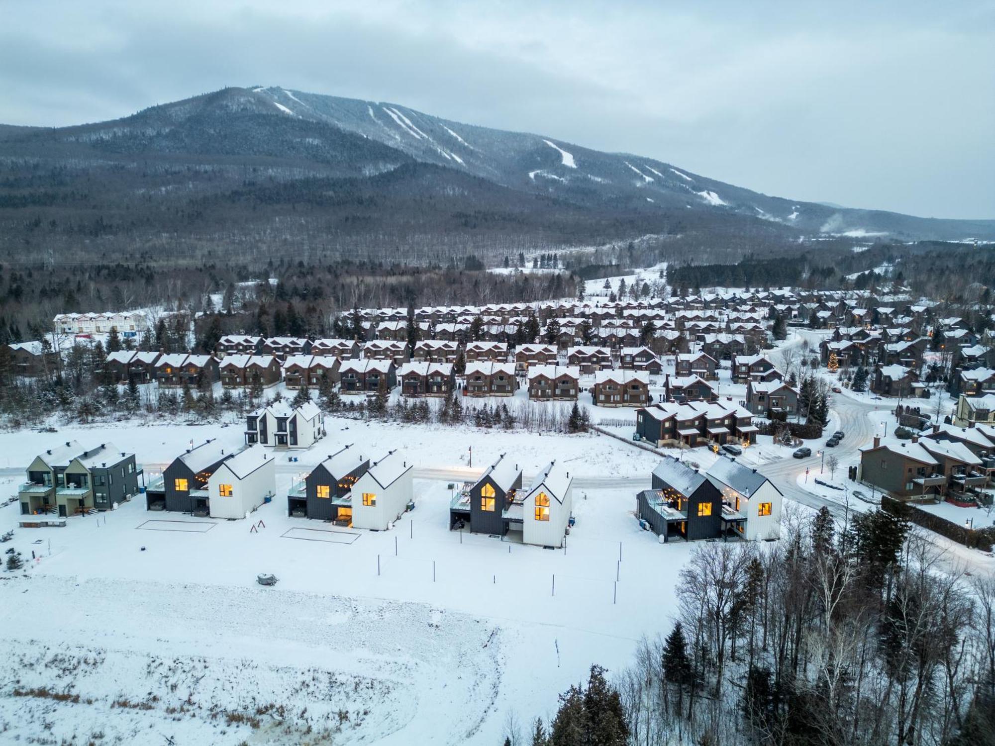 Sofa Villas Mont Sainte-Anne بيوبره المظهر الخارجي الصورة