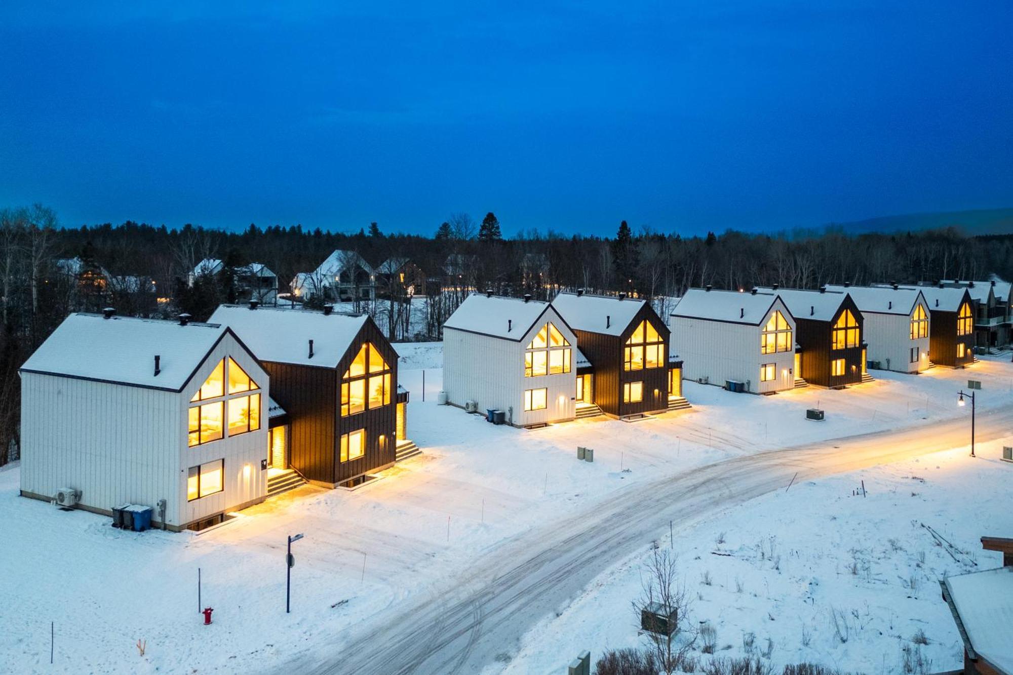 Sofa Villas Mont Sainte-Anne بيوبره المظهر الخارجي الصورة